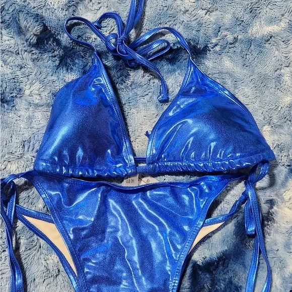 Shiny Blue 2 piece Bikini - Picture 1 of 3
